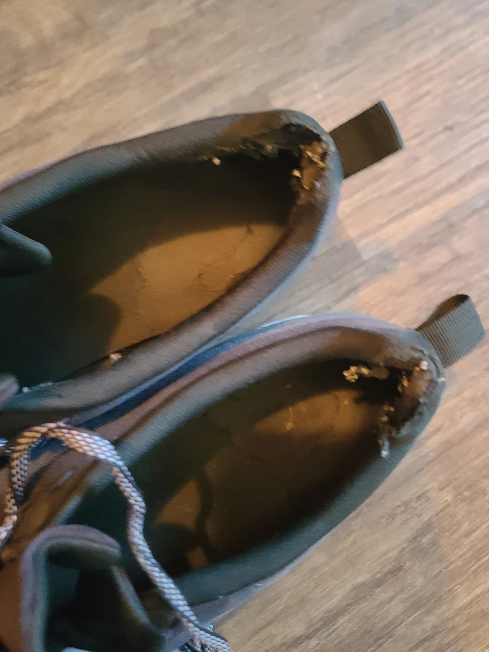 On Running Men's Teal and Black Cloud-Style Sneakers